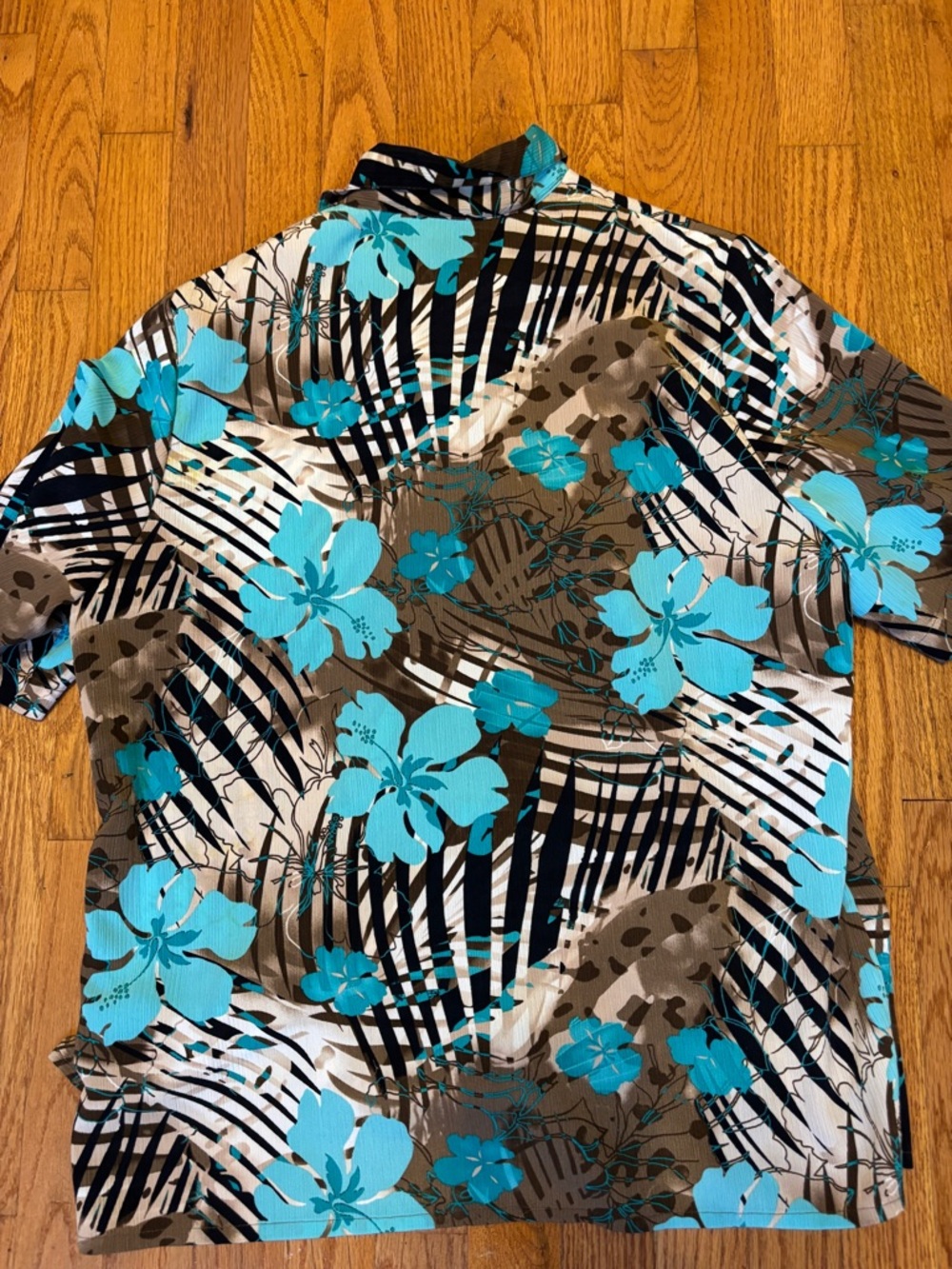 Alia Turquoise Floral Short-Sleeve Button-Down Shirt - Picture 7 of 7
